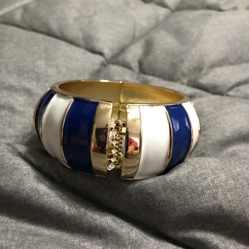 Bangle Bangle by Amrita Singh - Picture 3 of 4